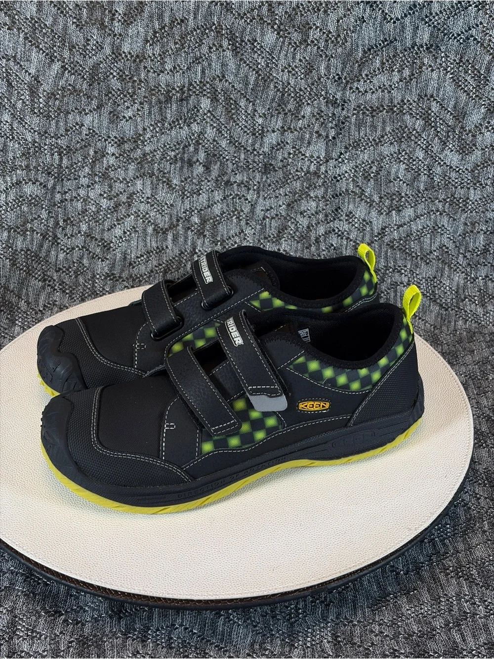 Keen Kids Speed Hound shoe size 7